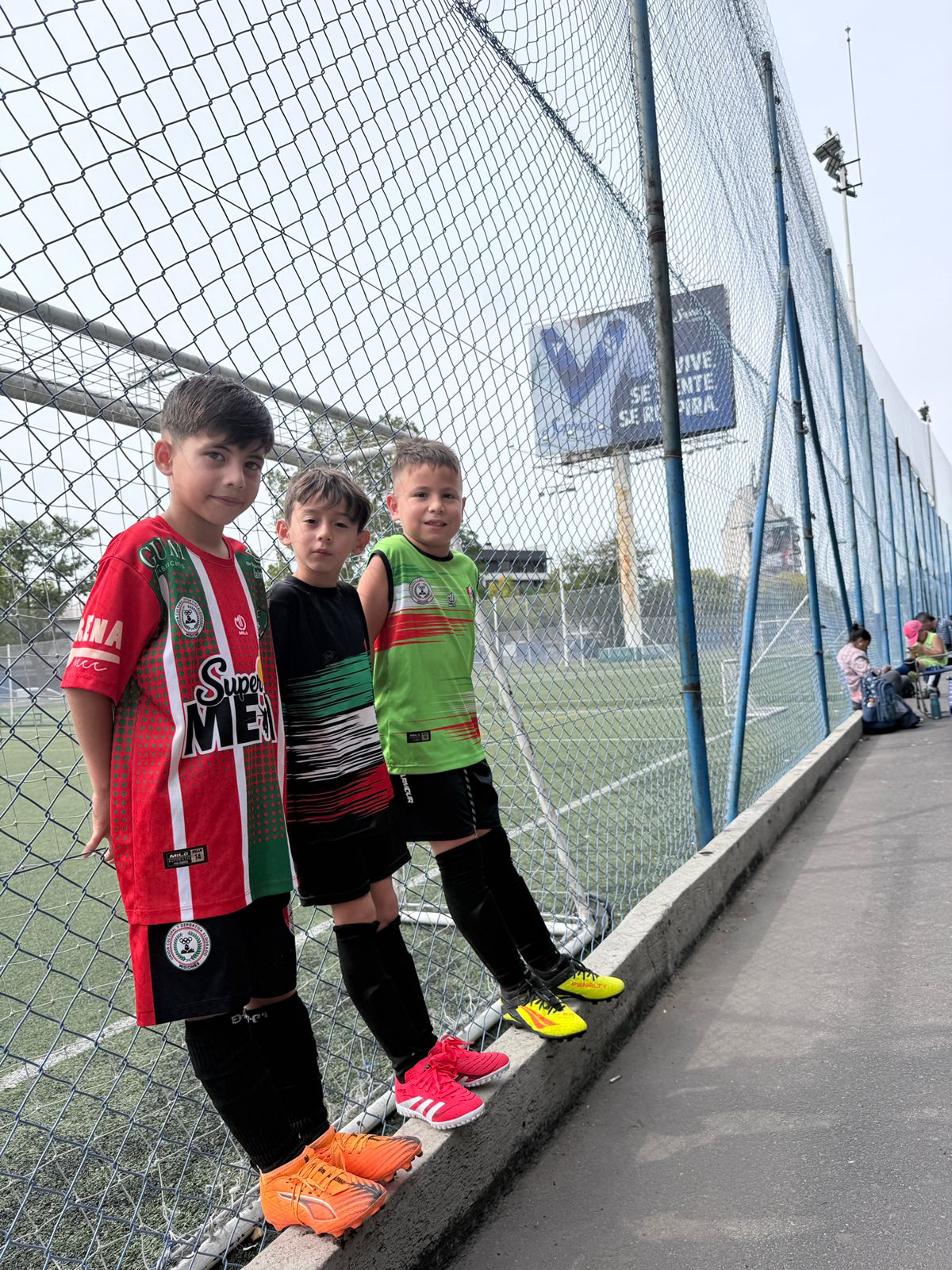 Orgullo eldoradense: futbolistas de la UCDE vivieron una valiosa experiencia en Buenos Aires